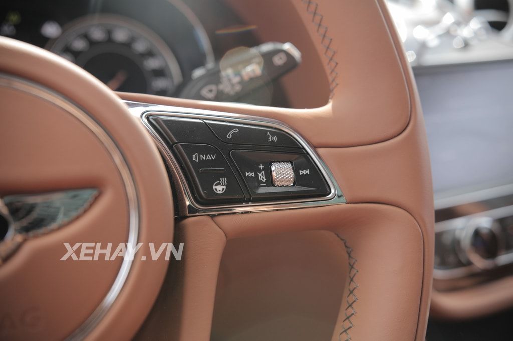 Thêm một chiếc Bentley Bentayga First Edition 