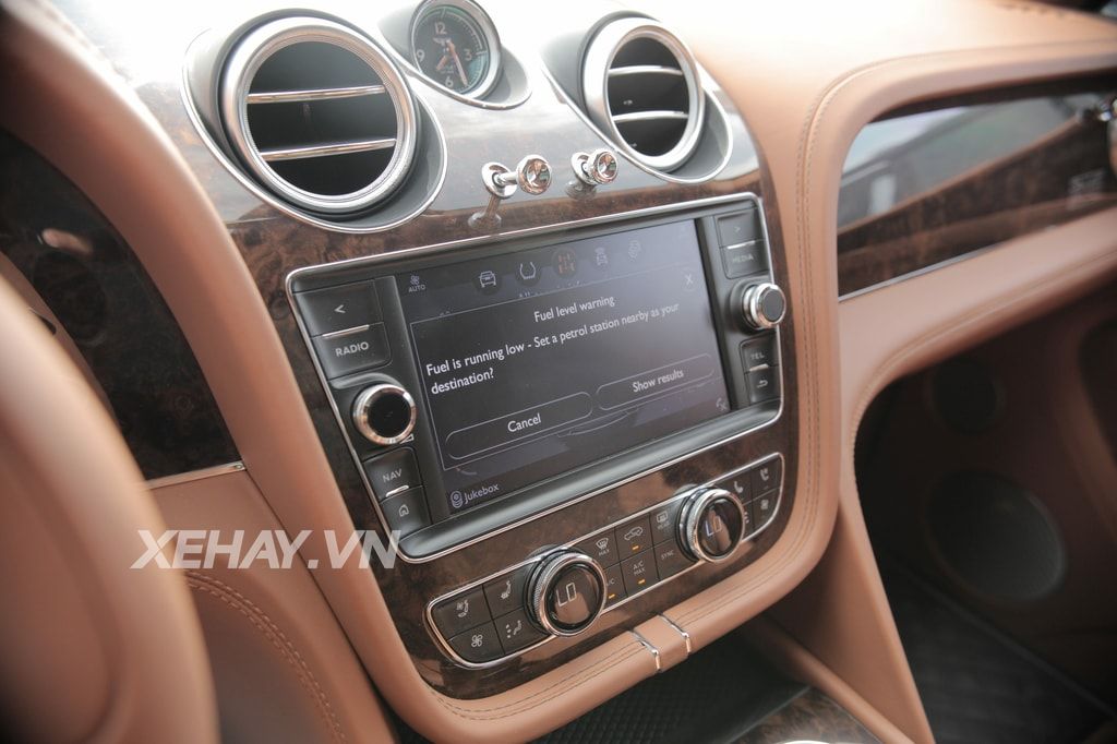 Thêm một chiếc Bentley Bentayga First Edition 
