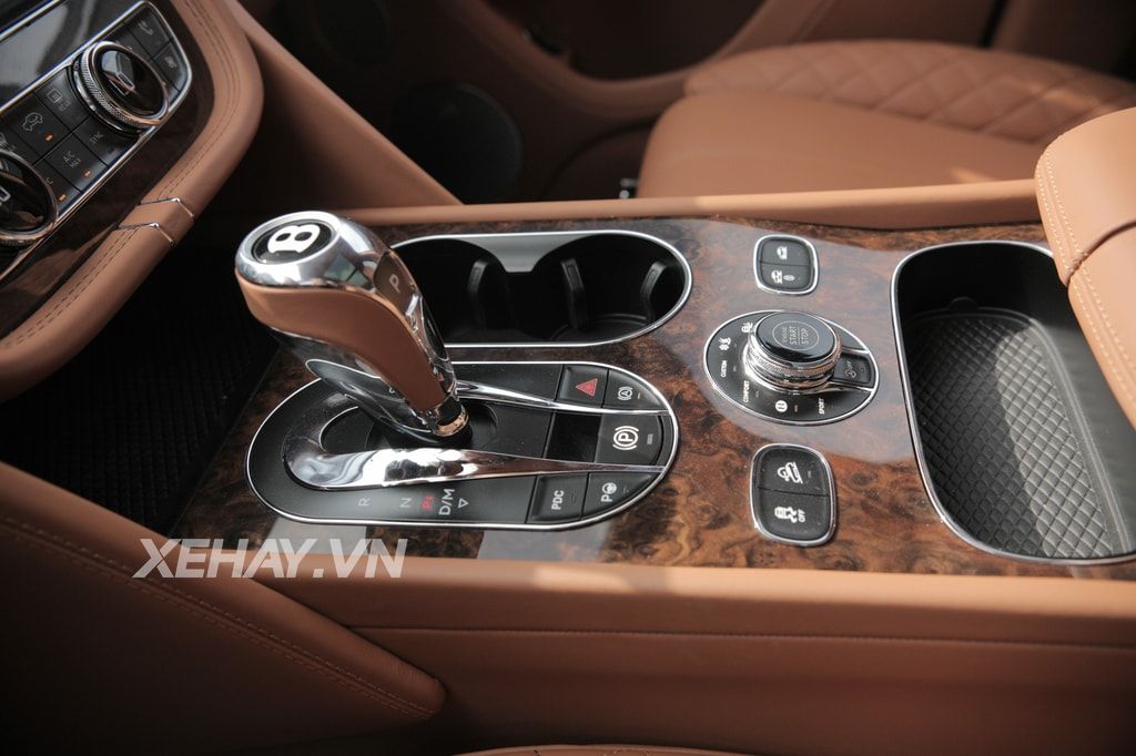 Thêm một chiếc Bentley Bentayga First Edition 