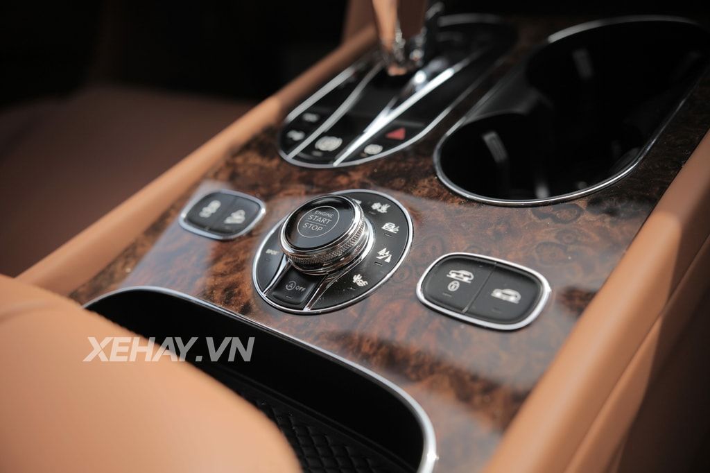 Thêm một chiếc Bentley Bentayga First Edition 