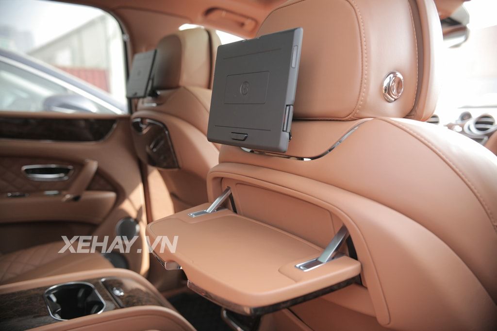 Thêm một chiếc Bentley Bentayga First Edition 