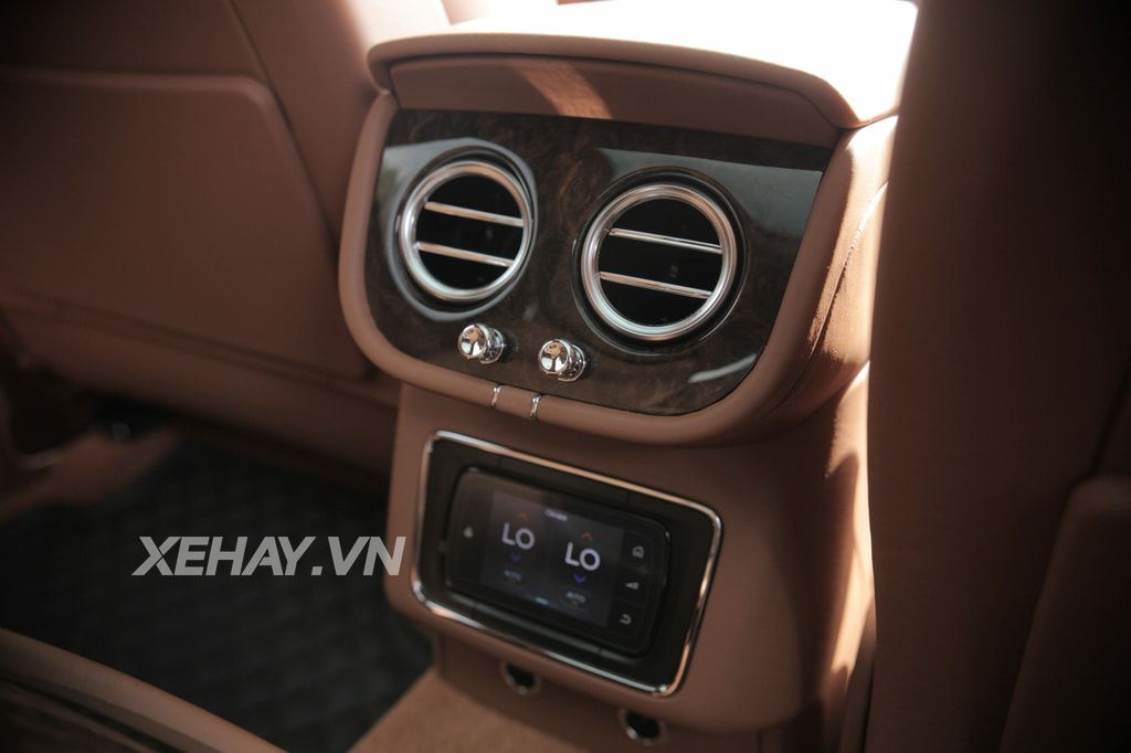 Thêm một chiếc Bentley Bentayga First Edition 