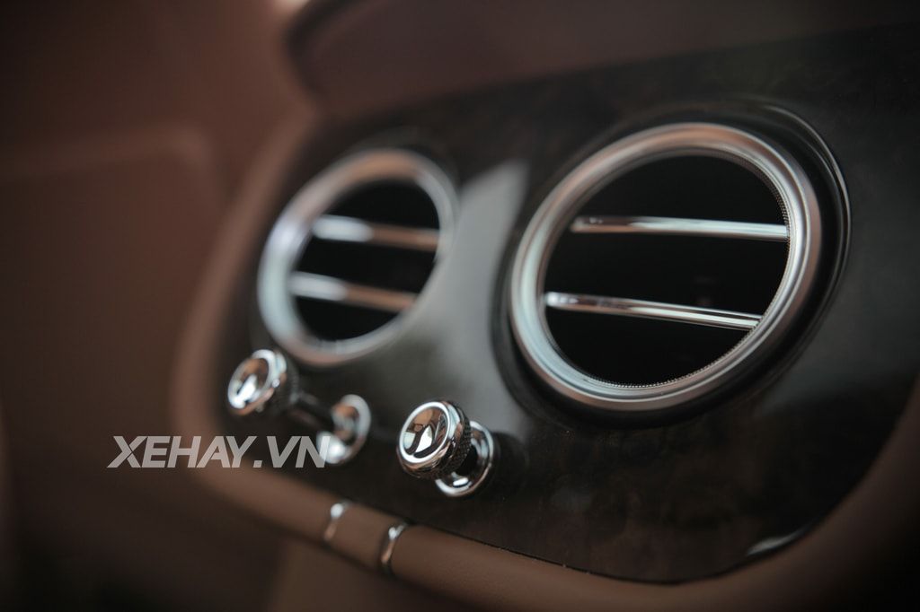 Thêm một chiếc Bentley Bentayga First Edition 