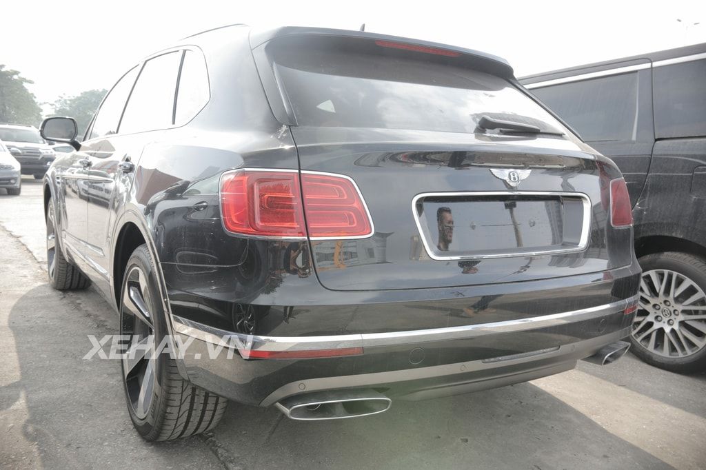 Thêm một chiếc Bentley Bentayga First Edition 