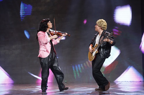Gala Cười 2017: Quang Thắng, Xuân Bắc lạ lẫm trong hình hài của thành viên ban nhạc Modern Taking