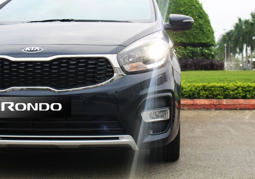 Kia Rondo 2017 ra mắt thị trường Việt với giá từ 654 triệu đồng