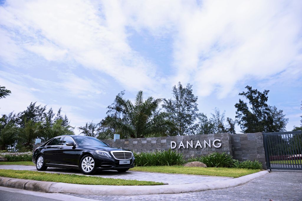 Mercedes-Benz Việt Nam ký kết hợp đồng cung cấp 25 xe S-Class với Bộ Ngoại giao