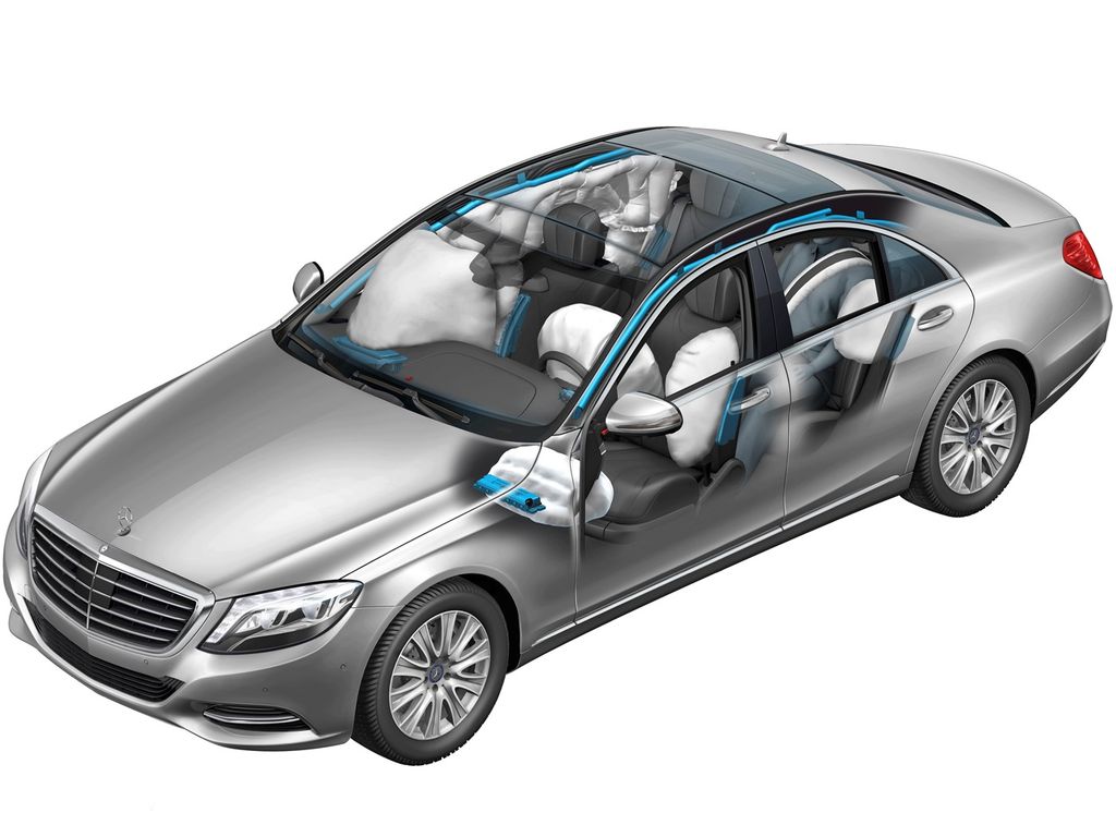 Mercedes-Benz Việt Nam ký kết hợp đồng cung cấp 25 xe S-Class với Bộ Ngoại giao