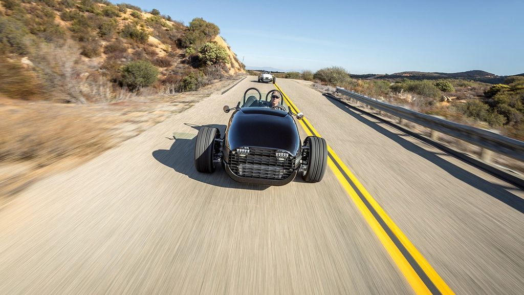 Ra mắt xe ba bánh giá rẻ Venice Roadster