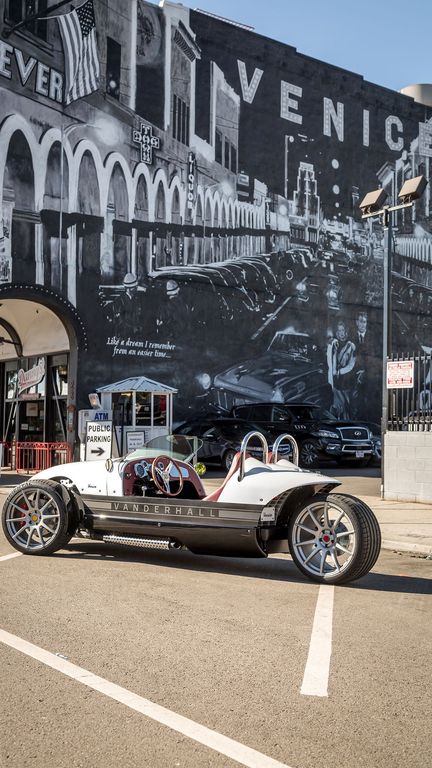 Ra mắt xe ba bánh giá rẻ Venice Roadster