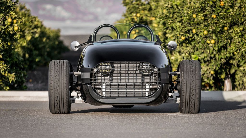 Ra mắt xe ba bánh giá rẻ Venice Roadster