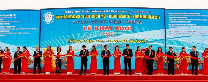 Khai mạc Hội chợ du lịch quốc tế Việt - Trung