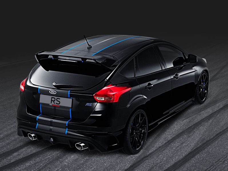 Ford ra mắt các bộ phận Ford Performance dành cho Focus ST / RS và Mustang
