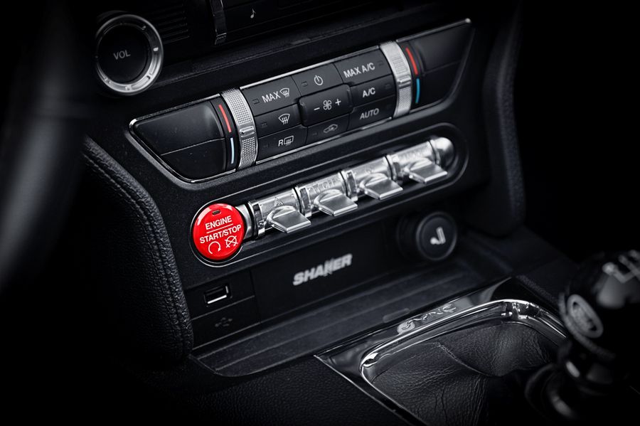 Ford ra mắt các bộ phận Ford Performance dành cho Focus ST / RS và Mustang