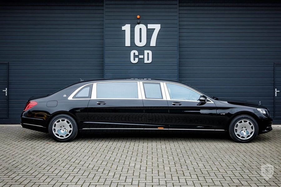 Mercedes-Maybach S600 Pullman hàng độc siêu sang có giá gần 19 tỷ VNĐ