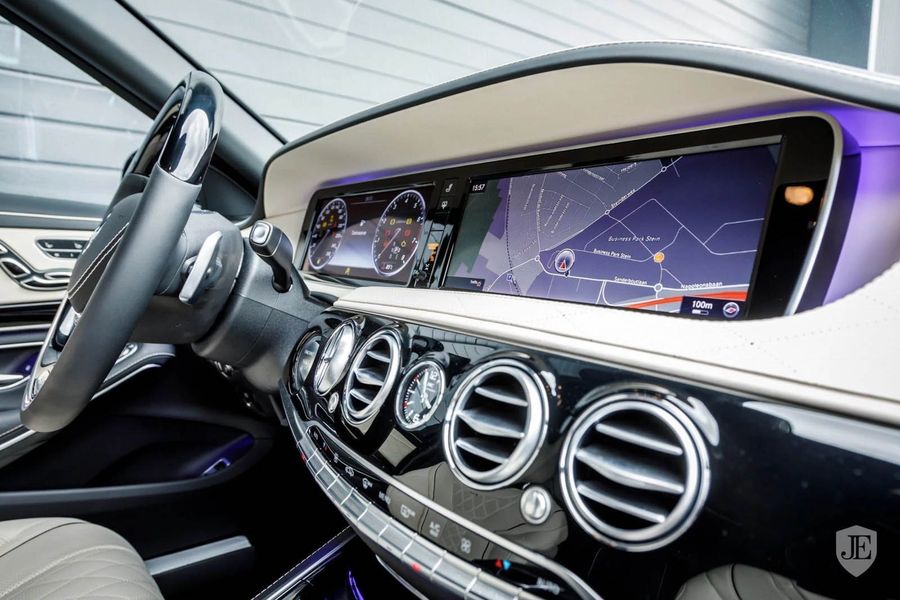 Mercedes-Maybach S600 Pullman hàng độc siêu sang có giá gần 19 tỷ VNĐ