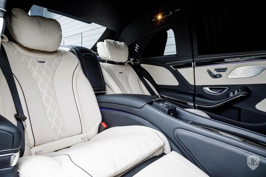 Mercedes-Maybach S600 Pullman hàng độc siêu sang có giá gần 19 tỷ VNĐ