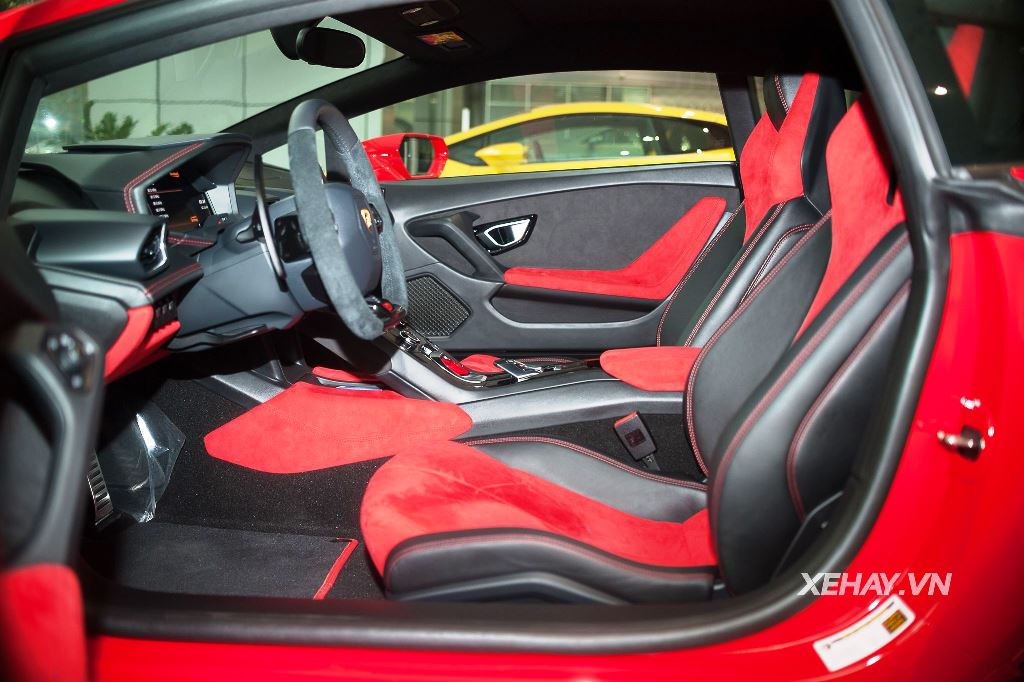 Khám phá Lamborghini Huracan LP610-4 màu đỏ đầu tiên tại Việt Nam