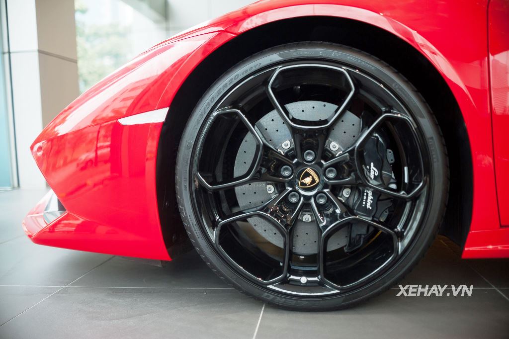 Khám phá Lamborghini Huracan LP610-4 màu đỏ đầu tiên tại Việt Nam