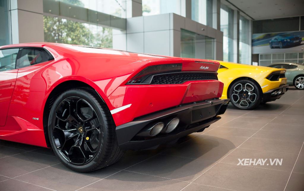 Khám phá Lamborghini Huracan LP610-4 màu đỏ đầu tiên tại Việt Nam