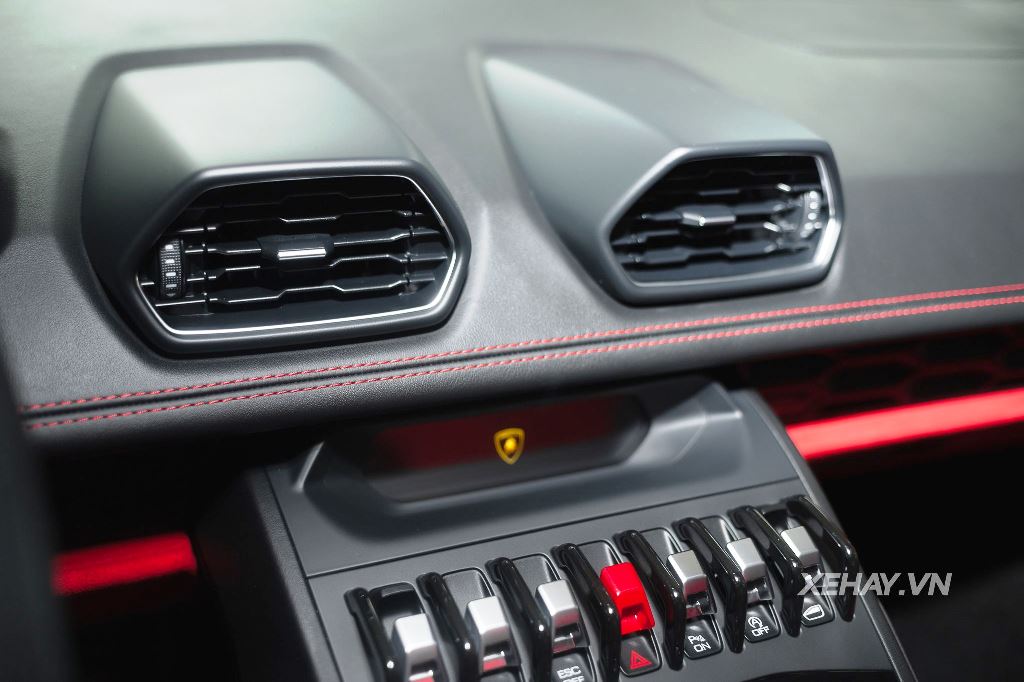Khám phá Lamborghini Huracan LP610-4 màu đỏ đầu tiên tại Việt Nam