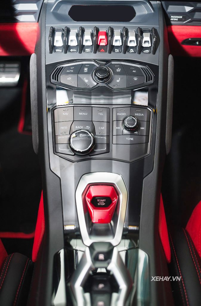 Khám phá Lamborghini Huracan LP610-4 màu đỏ đầu tiên tại Việt Nam