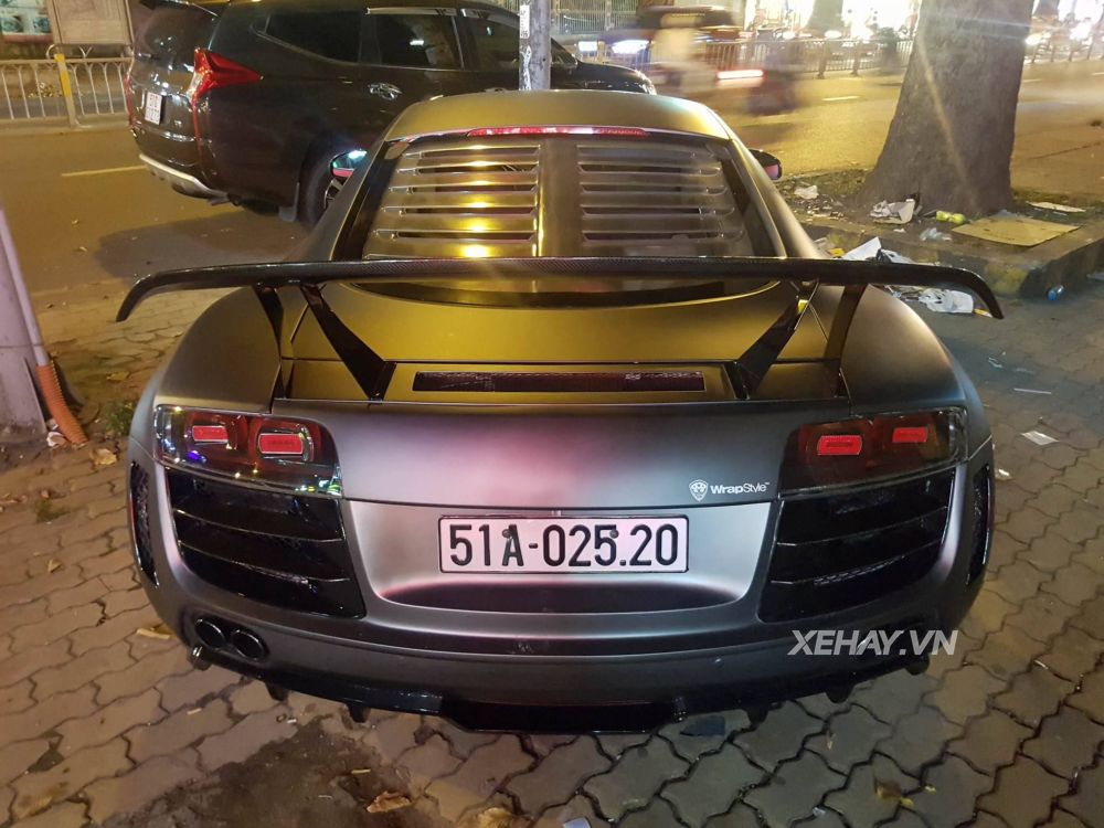 Bắt gặp Audi R8 V8 độ tăng áp độc nhất Việt Nam xuống phố trong đêm