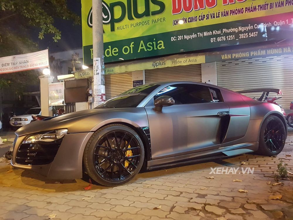 Bắt gặp Audi R8 V8 độ tăng áp độc nhất Việt Nam xuống phố trong đêm