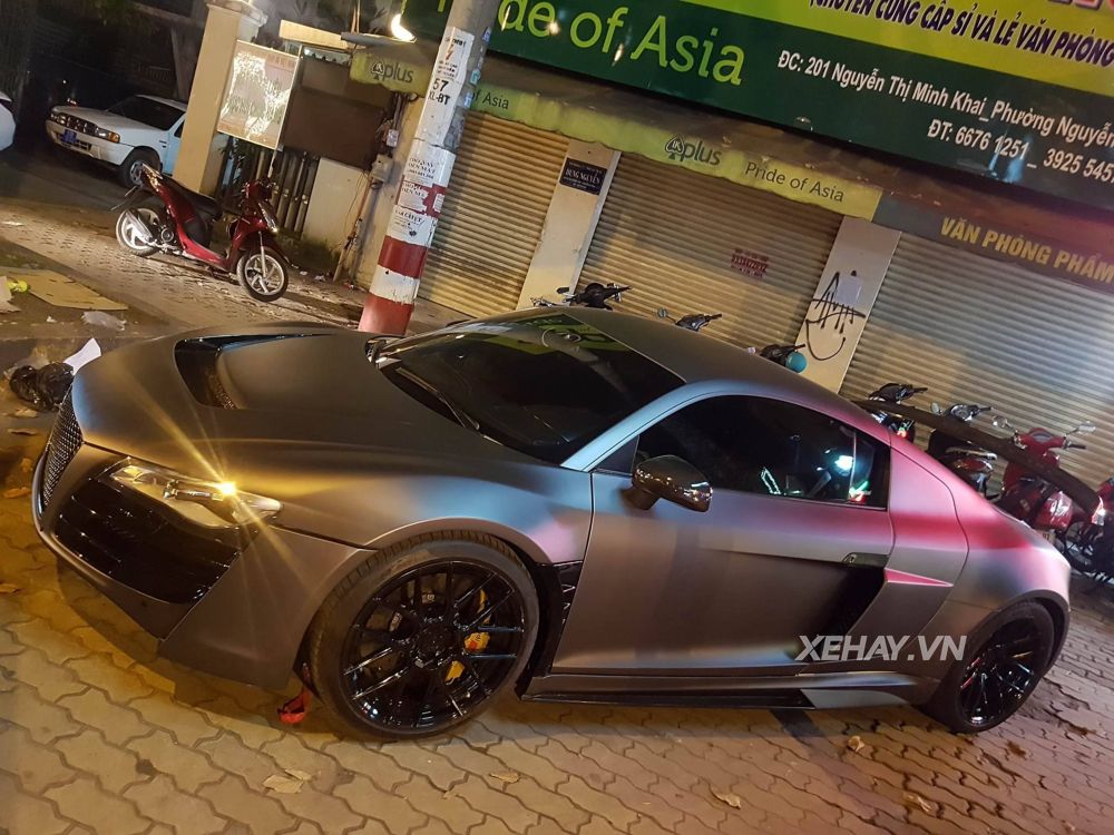Bắt gặp Audi R8 V8 độ tăng áp độc nhất Việt Nam xuống phố trong đêm