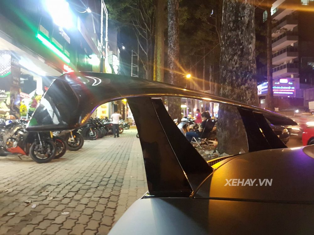 Bắt gặp Audi R8 V8 độ tăng áp độc nhất Việt Nam xuống phố trong đêm