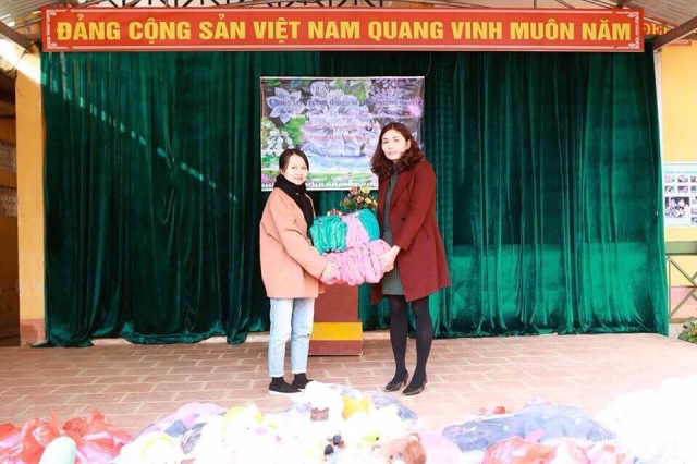 Mang hơi ấm cho học trò nghèo Sơn La