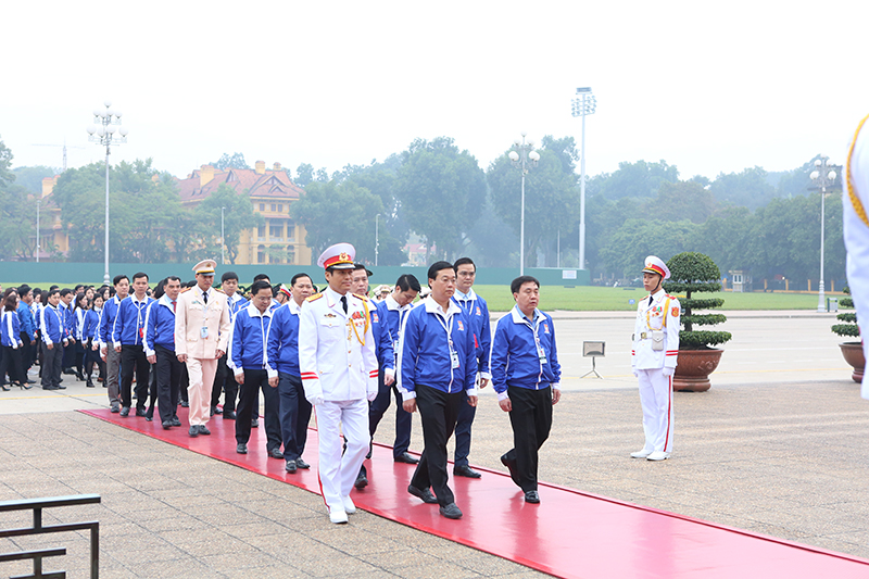 1.000 cán bộ, đoàn viên ưu tú viếng Lăng Chủ tịch Hồ Chí Minh
