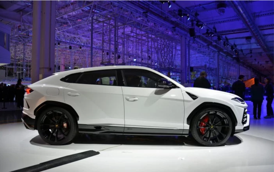 Siêu SUV Lamborghini Urus giá từ 4,5 tỷ đồng sẽ tới tay khách hàng vào mùa xuân 2018