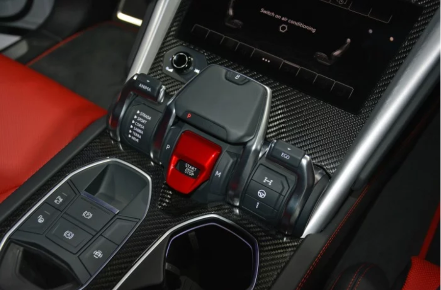 Siêu SUV Lamborghini Urus giá từ 4,5 tỷ đồng sẽ tới tay khách hàng vào mùa xuân 2018