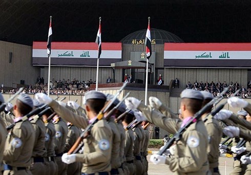 Iraq diễu binh ăn mừng chiến thắng trước IS