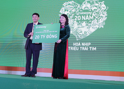 Thêm 20 tỷ đồng cho Quỹ khuyến học sữa đậu nành Việt Nam