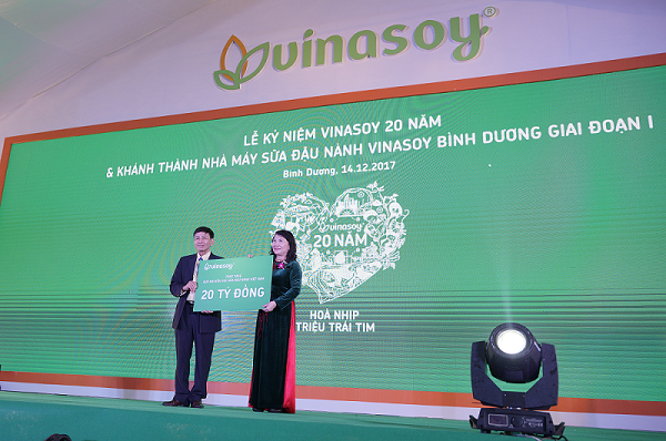 Thêm 20 tỷ đồng cho Quỹ khuyến học sữa đậu nành Việt Nam