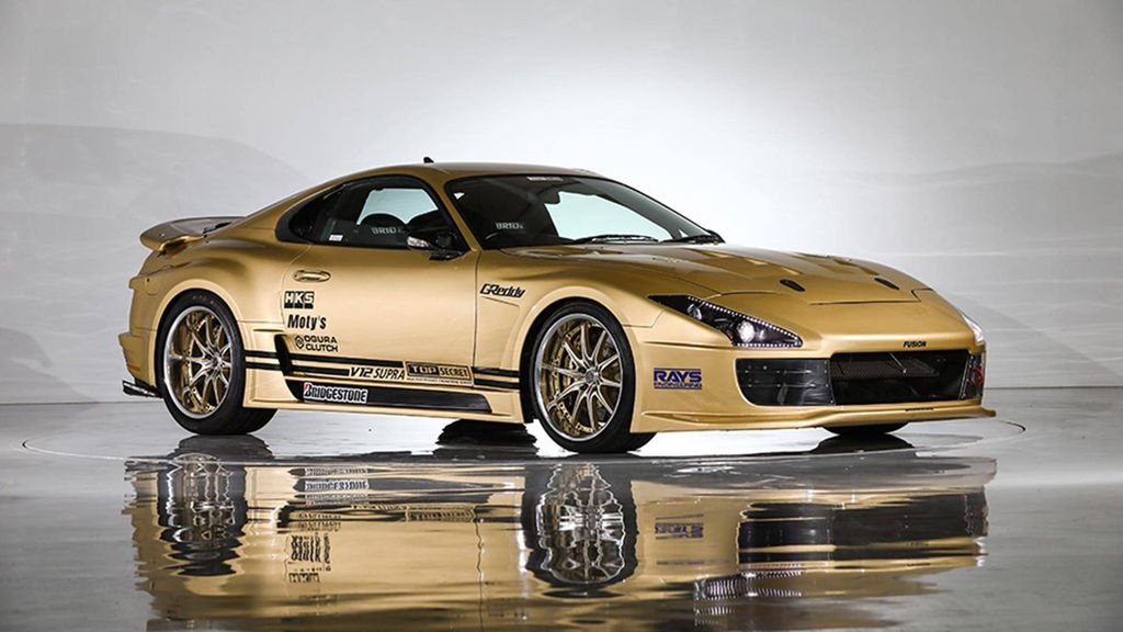 Chiêm ngưỡng Toyota Supra màu Gold sở hữu động cơ V12 độc nhất