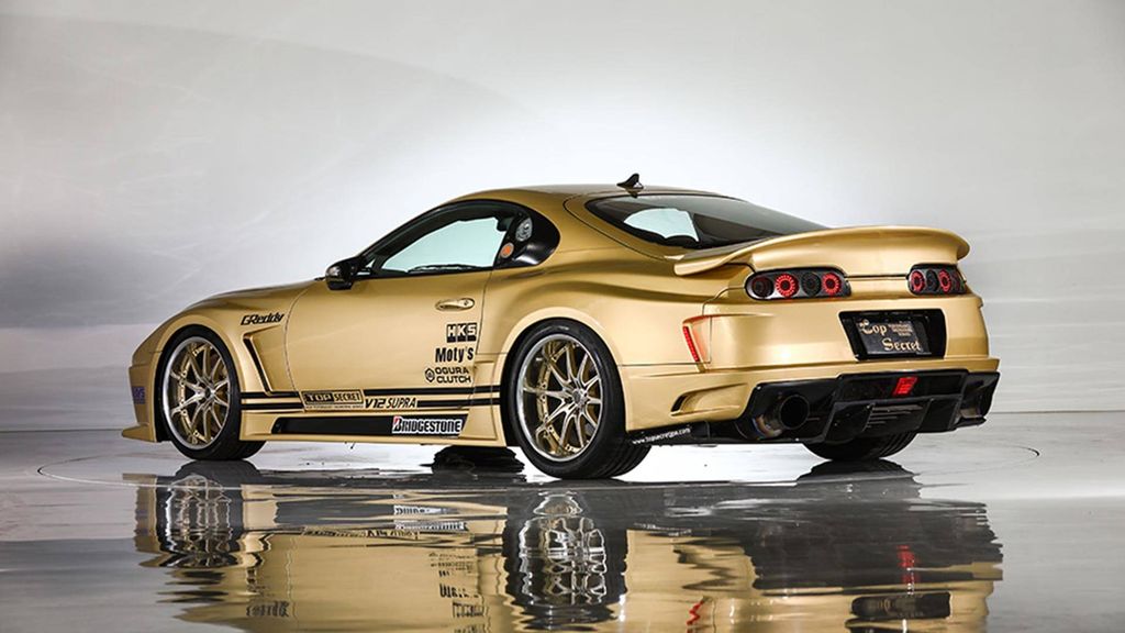 Chiêm ngưỡng Toyota Supra màu Gold sở hữu động cơ V12 độc nhất