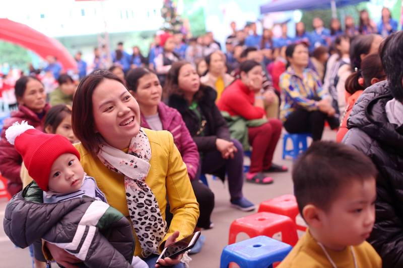 Đại tiệc Giáng sinh tràn ngập tiếng cười tại Bệnh viện Nhi Trung ương