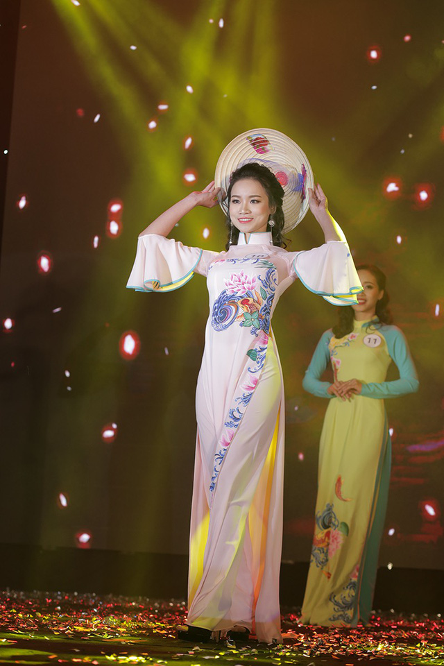 Hoa khôi Ngoại thương xướng tên sinh viên Vũ Trần Ngân Hà