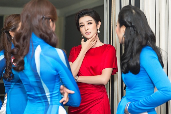 Huyền My đẹp lạ làm cố vấn chuyên môn cuộc thi Hoa khôi sinh viên Việt Nam