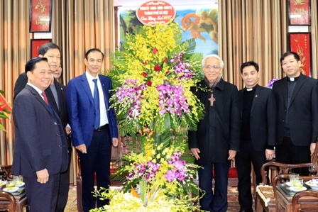 Phó Bí thư Thành ủy Đào Đức Toàn chúc mừng giáng sinh tại Giáo phận Bắc Ninh