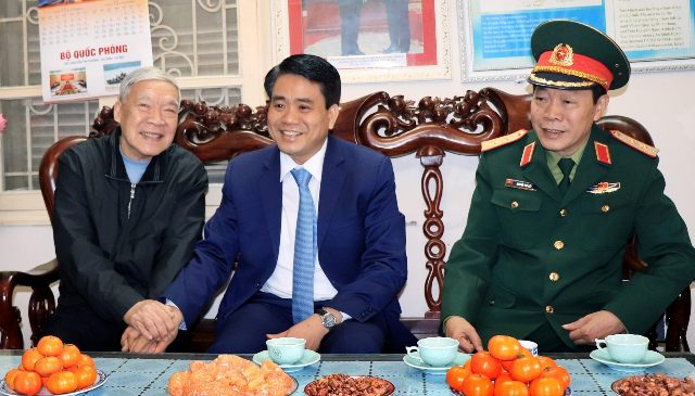 Chủ tịch UBND TP Nguyễn Đức Chung thăm, chúc mừng cán bộ, chiến sỹ Sư đoàn Phòng không 361