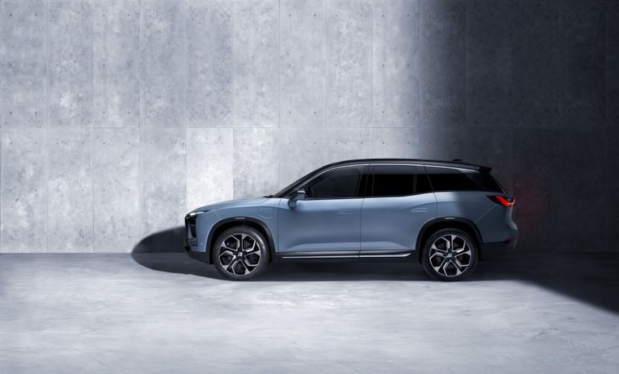 SUV điện Nio ES8 mạnh 643 mã lực, phạm vi lái 352km có giá rẻ gần bằng một nửa Tesla Model X