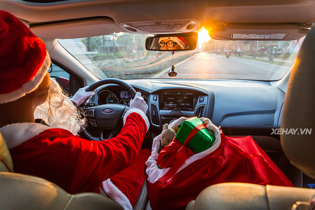 Năm nay ông già Noel cưỡi