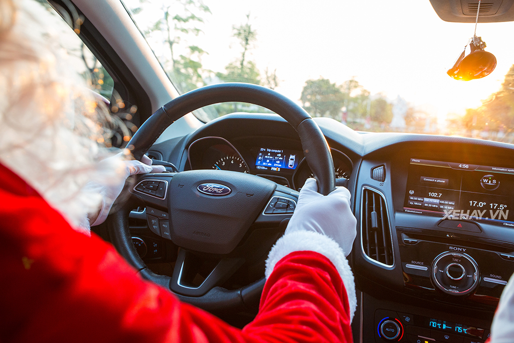 Năm nay ông già Noel cưỡi 