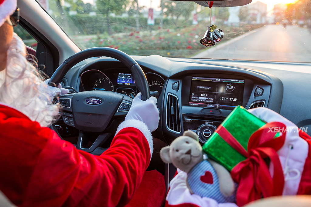 Năm nay ông già Noel cưỡi 