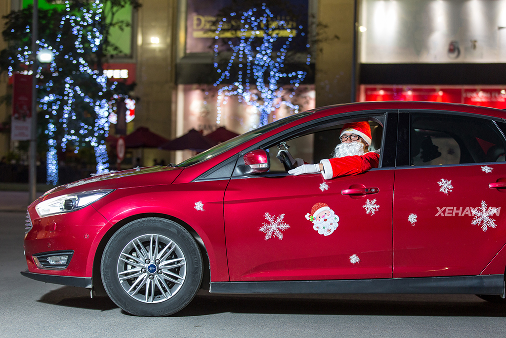 Năm nay ông già Noel cưỡi 