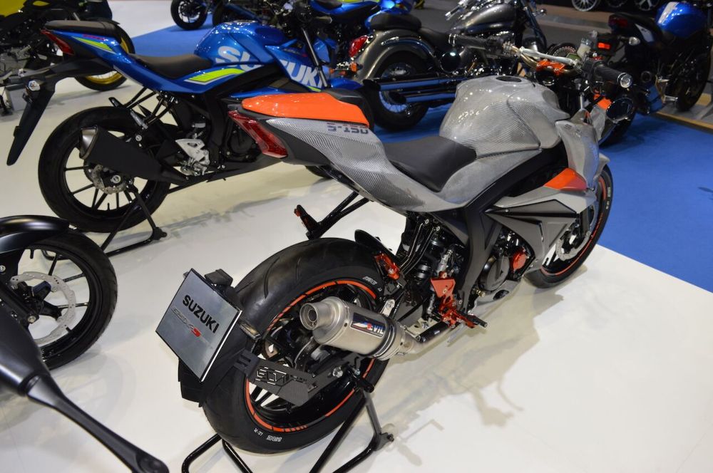 Chiêm ngưỡng Suzuki GSX-S150 độ bodykit carbon độc đáo